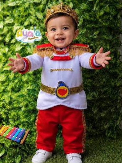 Traje infantil inspirado en personajes