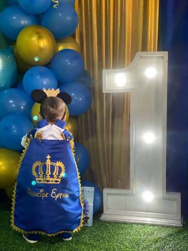 Traje infantil personalizado